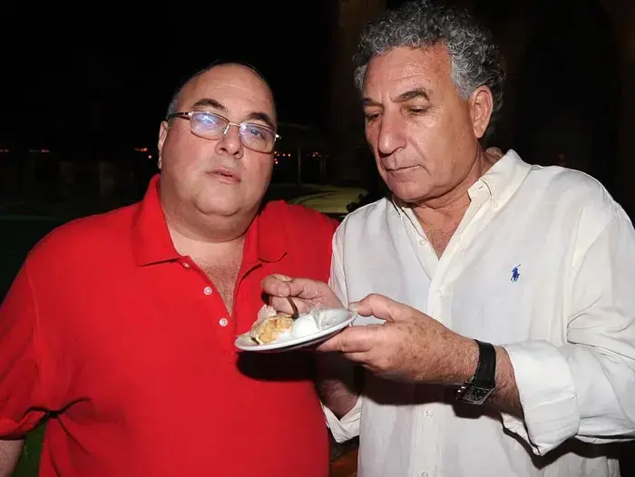 אבי בניהו ויצחק טוניק (ברני ארדוב) אבי בניהו ויצחק טוניק (ברני ארדוב)