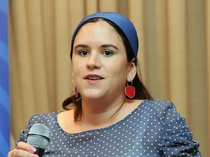 אמילי עמרוסי (ברני ארדוב) אמילי עמרוסי (ברני ארדוב)