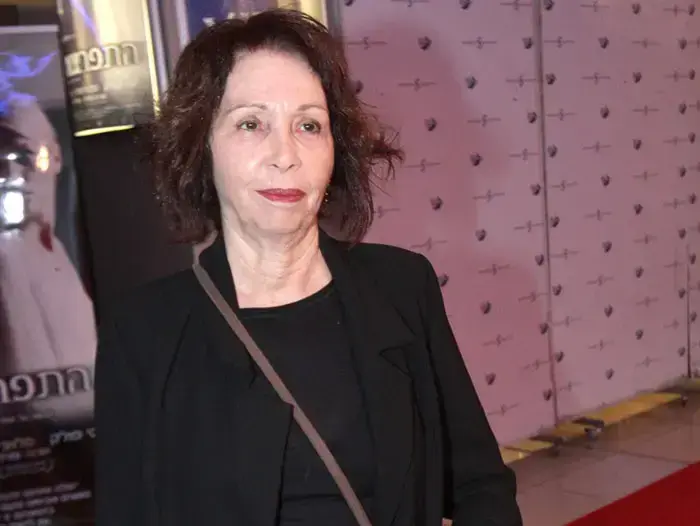 עדנה מזי"א (אביב חופי) עדנה מזי"א (אביב חופי)