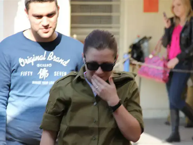 דיאנה גולבי מתגייסת (אביב חופי) דיאנה גולבי מתגייסת (אביב חופי)