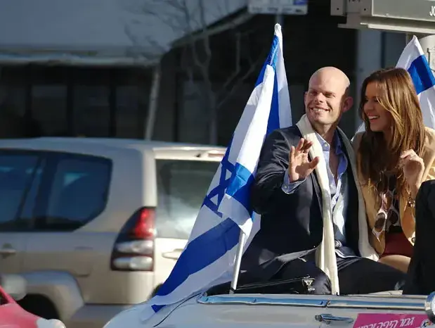 אור שוחט, נלה גולדברג בצילומי גמר היפה והחנון (שוקה כהן) אור שוחט, נלה גולדברג בצילומי גמר היפה והחנון (שוקה כהן)