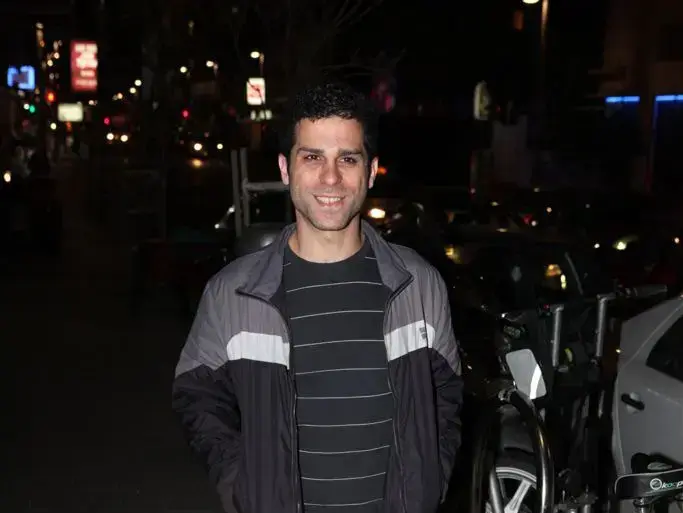 עידו מוסרי (אביב חופי) עידו מוסרי (אביב חופי)