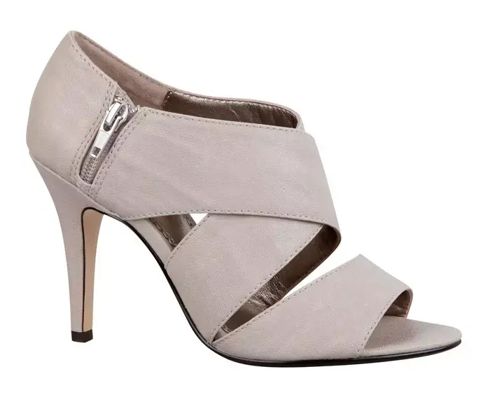 קולקציית קיץ 2011 של נעלי payless (יח"צ) קולקציית קיץ 2011 של נעלי payless (יח"צ)