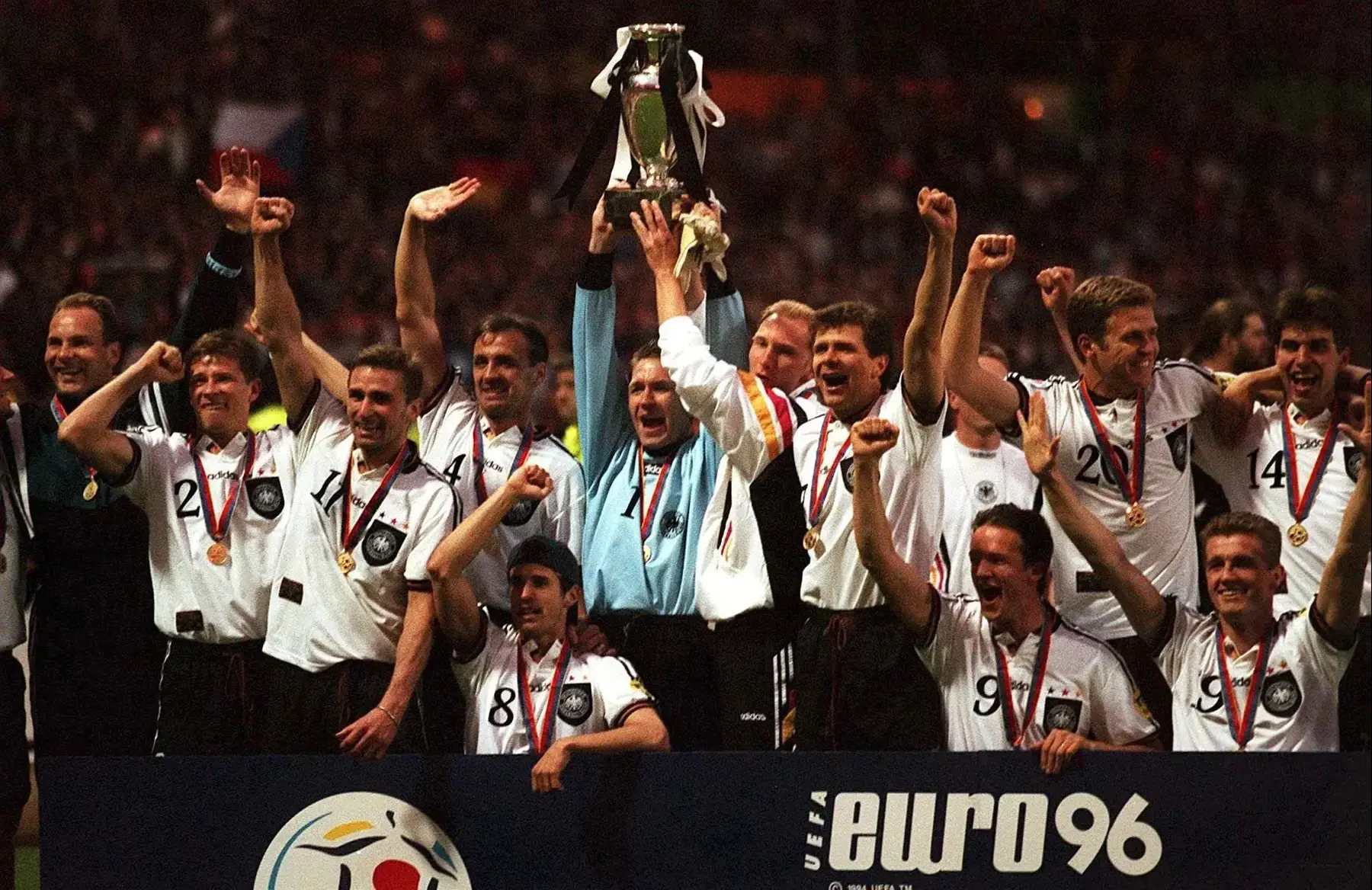 נבחרת גרמניה, יורו 1996 (GettyImages) נבחרת גרמניה, יורו 1996 (GettyImages)