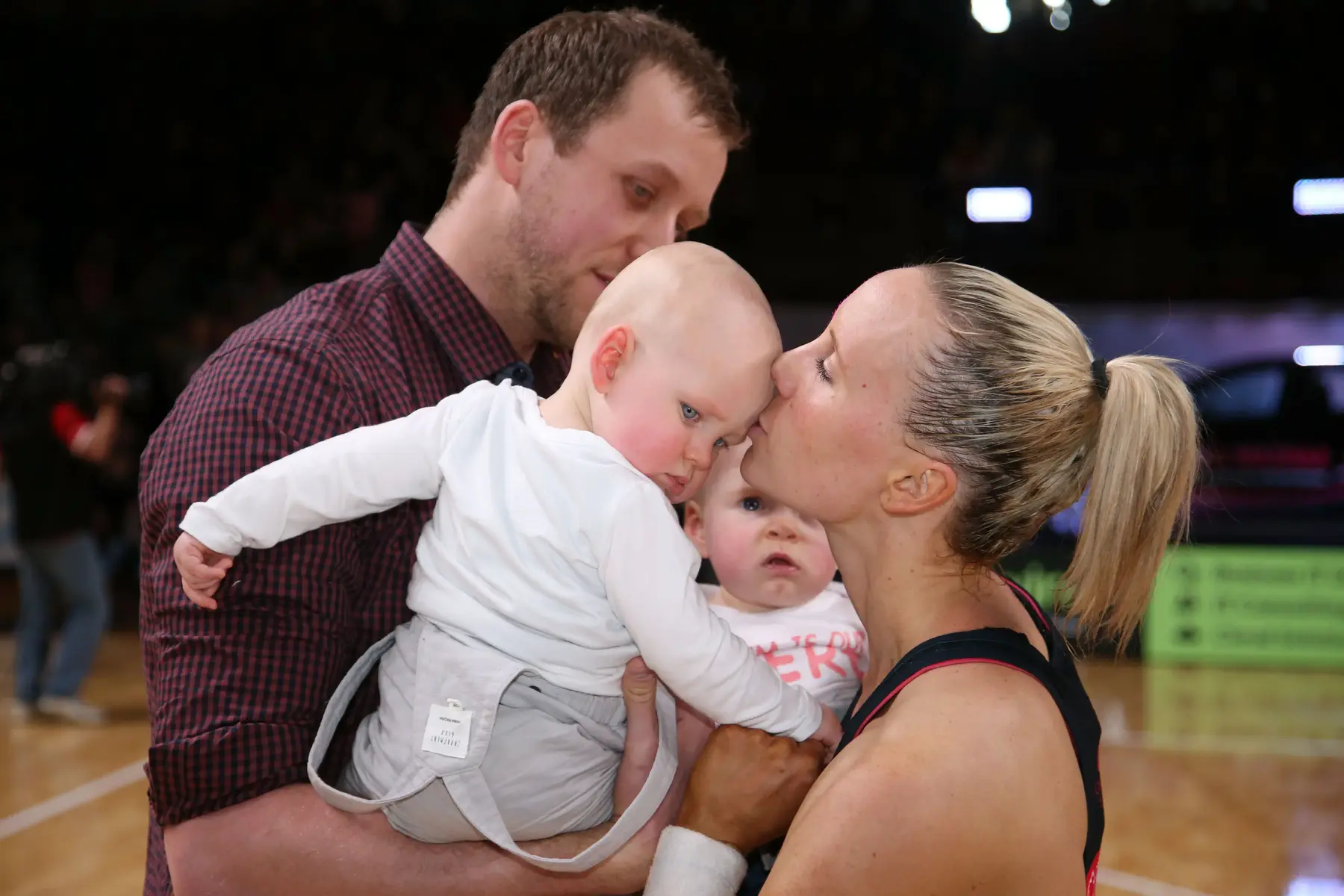 ג'ו אינגלס עם אשתו וילדיו (GettyImages) ג'ו אינגלס עם אשתו וילדיו (GettyImages)