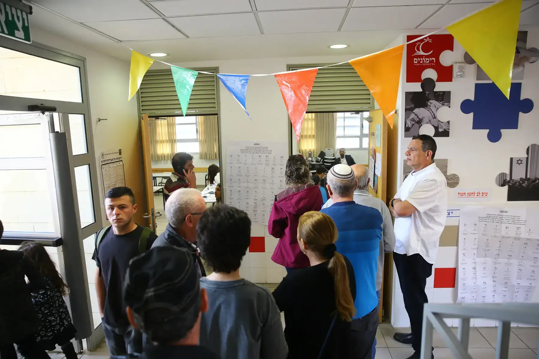 פתיחת קלפיות באשדוד, 9 באפריל 2019 (לירון מולדובן ) פתיחת קלפיות באשדוד, 9 באפריל 2019 (לירון מולדובן )