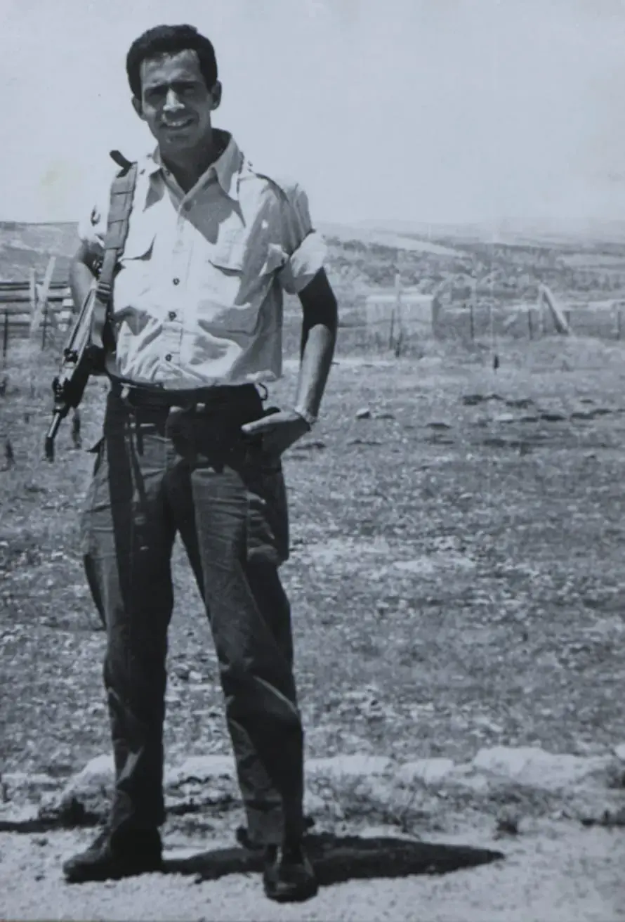 שמעון דרעי ז"ל (אייטם של בוחבוט) (שלומי גבאי , רפרודוקציה) שמעון דרעי ז"ל (אייטם של בוחבוט) (שלומי גבאי , רפרודוקציה)
