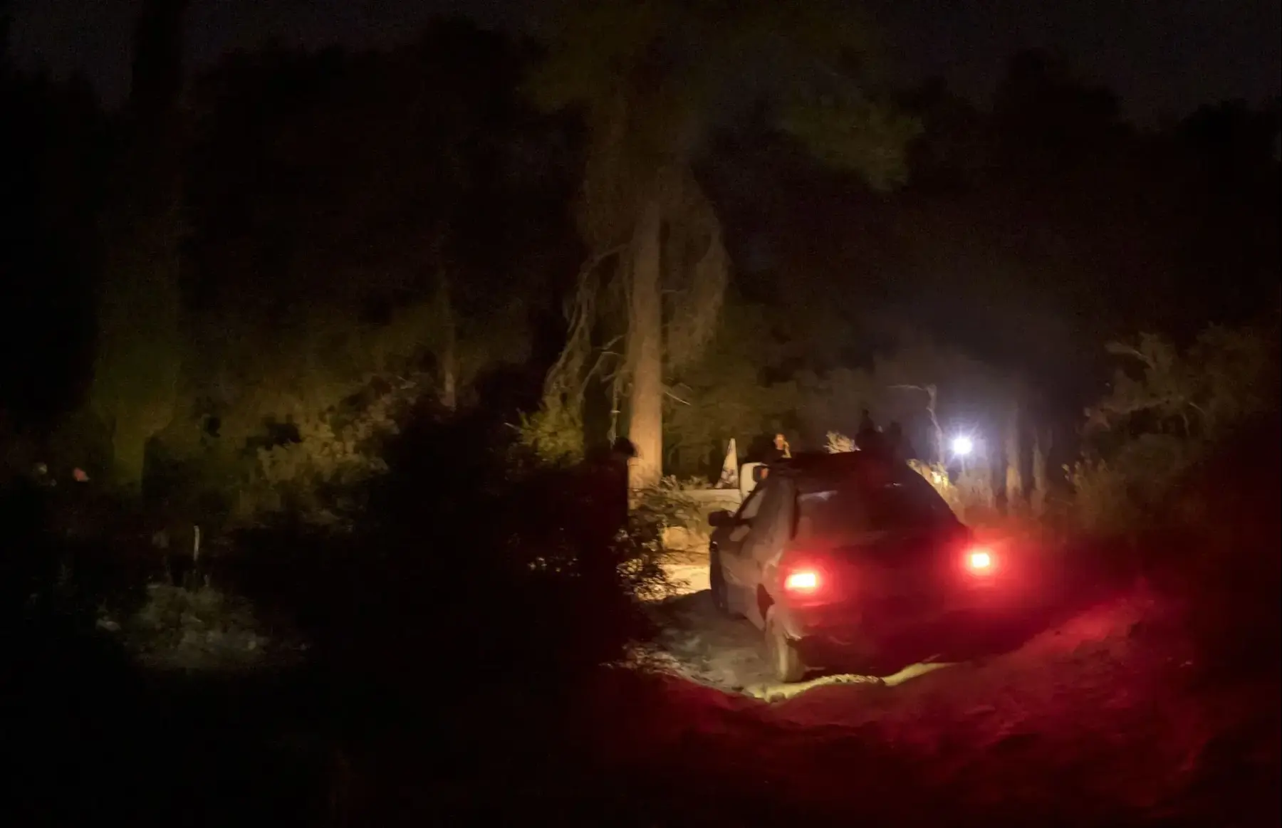 גרוטאלילה: שוברים ונהנים (יח"צ , זיו ברק) גרוטאלילה: שוברים ונהנים (יח"צ , זיו ברק)