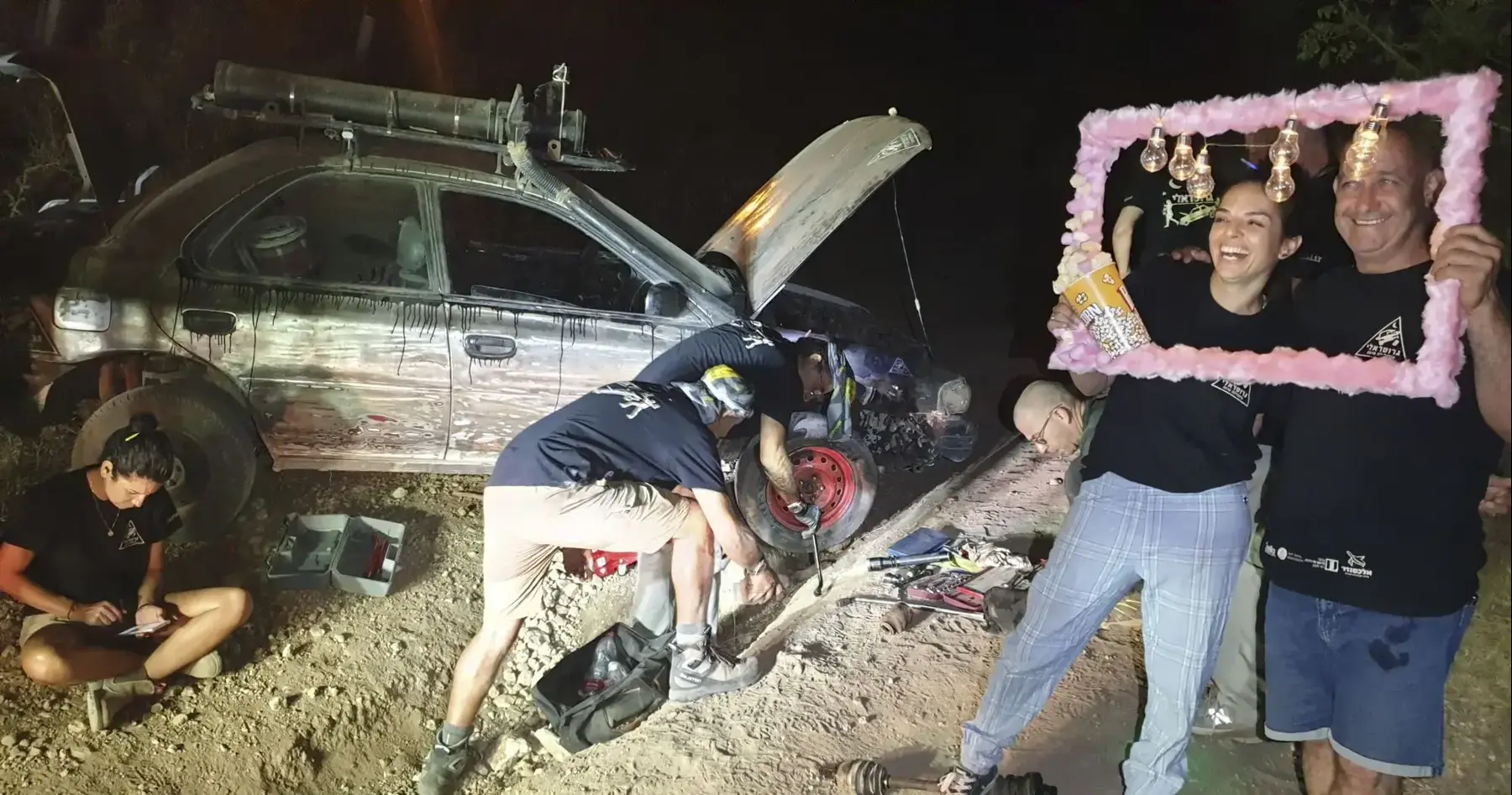 גרוטאלילה: שוברים ונהנים (יח"צ , זיו ברק) גרוטאלילה: שוברים ונהנים (יח"צ , זיו ברק)