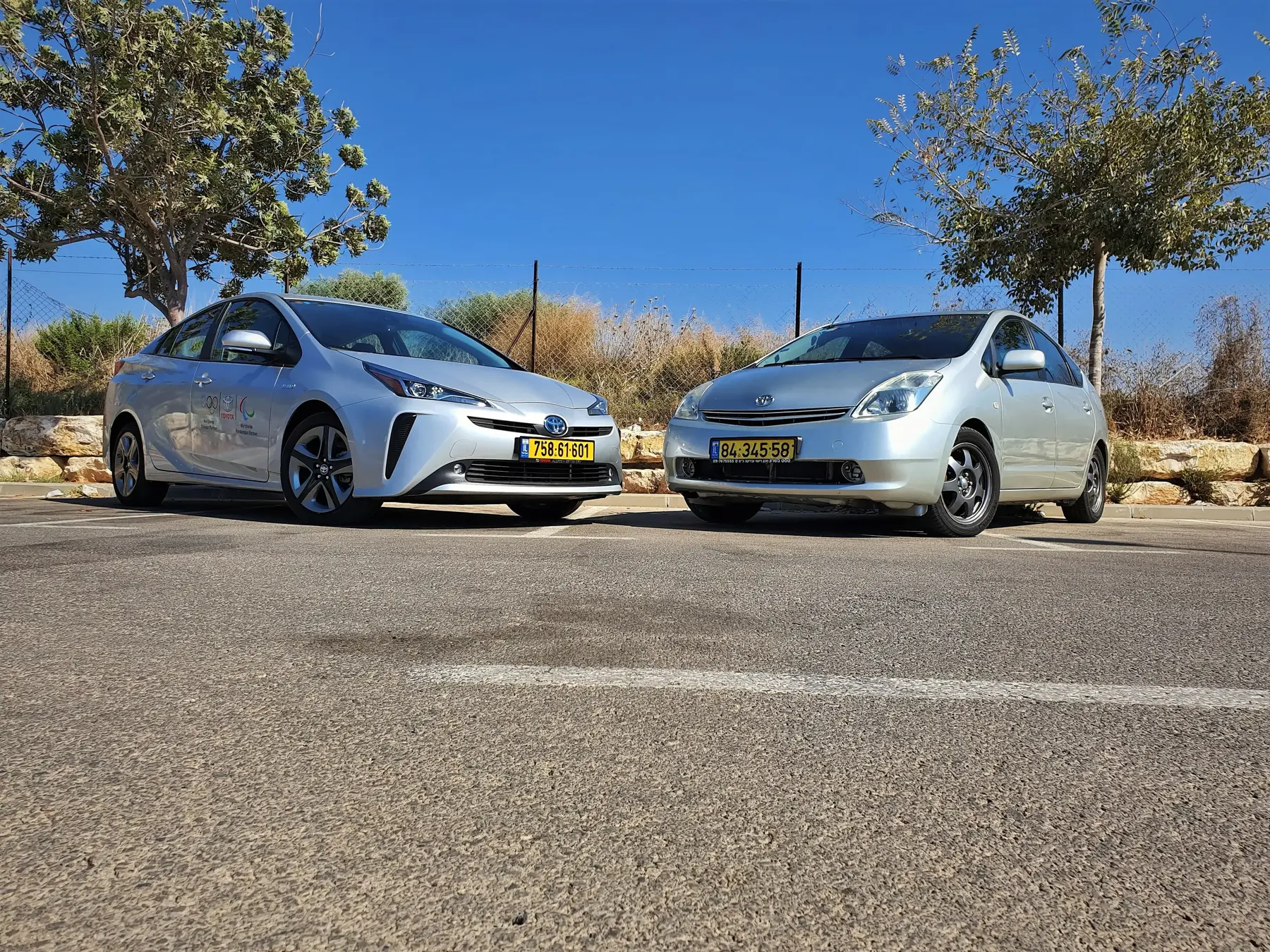 טויוטה פריוס במפגש הדורות (קינן כהן) טויוטה פריוס במפגש הדורות (קינן כהן)