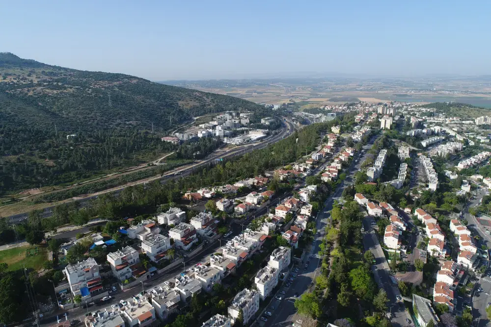 מראה אווירי של יקנעם (ShutterStock) מראה אווירי של יקנעם (ShutterStock)