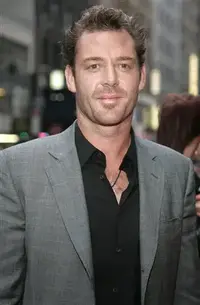 השחקן מרטון קסוקס