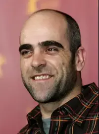 השחקן לואיס טוסאר