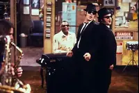 ג'ון בלושי עם דן אקרויד ועם ריי צ'ארלס בסרט