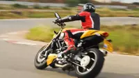 מבחן דוקאטי סטריטפייטר 848 (ספק 500 , הדס לוי) מבחן דוקאטי סטריטפייטר 848 (ספק 500 , הדס לוי)