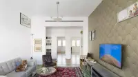 דירה תל אביבית מודרנית עם אופי נוסטלגי; אדריכלות: ברק פאוסט; עיצוב פנים: ארנון אשד (בנין ודיור , גדעון לוין) דירה תל אביבית מודרנית עם אופי נוסטלגי; אדריכלות: ברק פאוסט; עיצוב פנים: ארנון אשד (בנין ודיור , גדעון לוין)