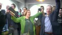 הישג לירוקים בשוויץ- מפלגת הירוקים זכתה ל-13% בבחירות ותזכה במושב בפרלמנט השוויצרי (רויטרס) הישג לירוקים בשוויץ- מפלגת הירוקים זכתה ל-13% בבחירות ותזכה במושב בפרלמנט השוויצרי (רויטרס)