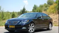 מבחן דרכים: לקסוס ls600h-L (ניר בן טובים) מבחן דרכים: לקסוס ls600h-L (ניר בן טובים)