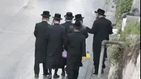 חרדים במאה שערים (עומר מירון)