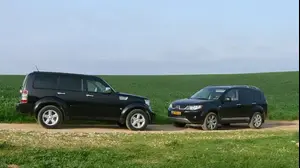 מבחן השוואתי מיצובישי אאוטלנדר דודג' ניטרו (אתר השטח הישראלי) מבחן השוואתי מיצובישי אאוטלנדר דודג' ניטרו (אתר השטח הישראלי)