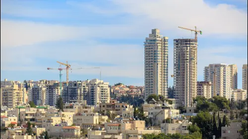 פרויקט בנייה של מגדלים בעיר ירושלים (ShutterStock) פרויקט בנייה של מגדלים בעיר ירושלים (ShutterStock)