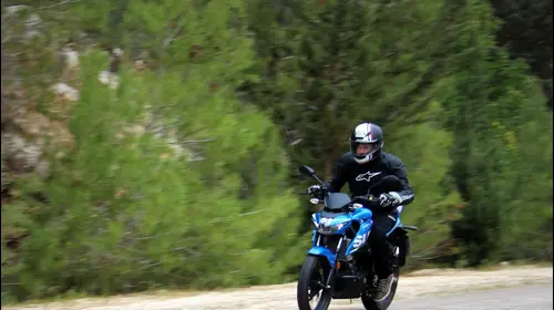 סוזוקי GSX125S מבחן דרכים (ניר בן טובים , ראובן סביו)