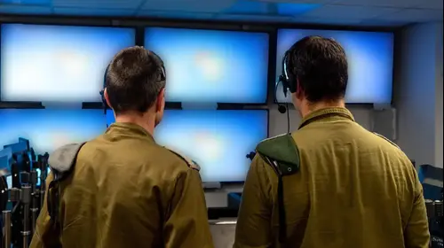 חמ"ל מרכז האש של פיקוד דרום (דובר צה"ל) חמ"ל מרכז האש של פיקוד דרום (דובר צה"ל)