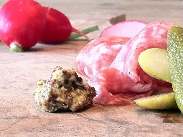חרדל דיז'ון (נועם סולד)