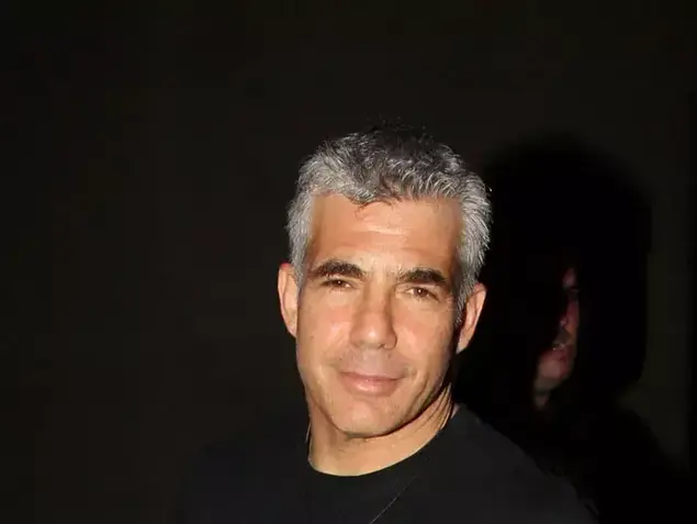 יאיר לפיד (אביב חופי)