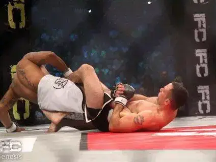 לוחם MMA ישראלי משה קיץ (יח"צ)