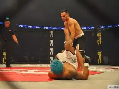 לוחם MMA ישראלי משה קיץ (יח"צ)
