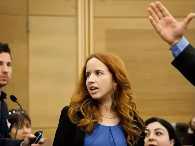 סתיו שפיר בסיור לחברות הכנסת החדשות, ינואר 2013 (טלי מאייר)