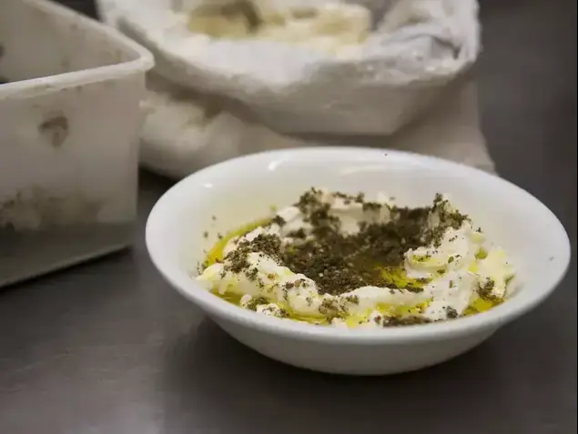 לבנה חג' כחיל (נמרוד סונדרס)
