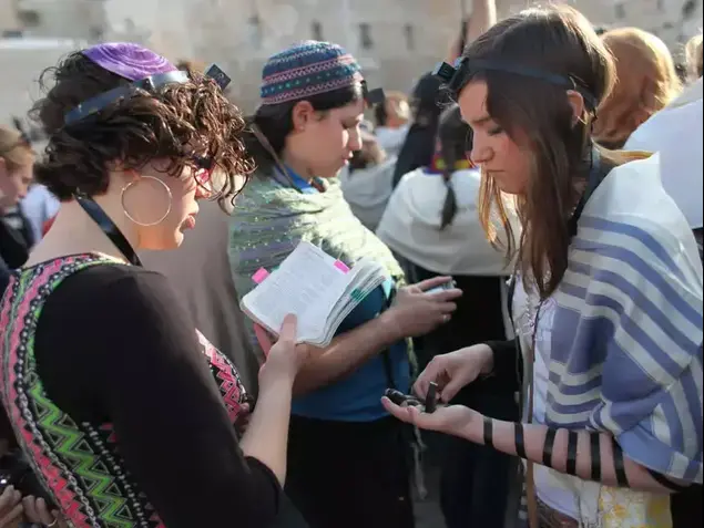 עימותים בין חרדים לנשות הכותל בתפילת ראש חודש סיון, 10 במאי 2013 (יואב דודקביץ')
