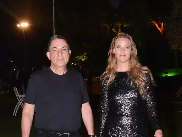 גדעון לוי ו קת'רין אורמסטד בחתונה של ציפי חוטובלי ואור אלון. מאי 2013 (ניב אהרונסון)