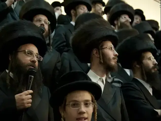 חסידים עם משקפיים (יח"צ , מנדי אור
בחדרי חרדים)