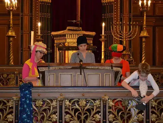 חוגגים פורים בשוודיה (באדיבות המצולמים)