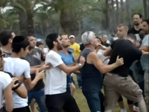 תיעוד: מיצג הפגרים בפארק הירקון עורר מהומה (צילום מסך)