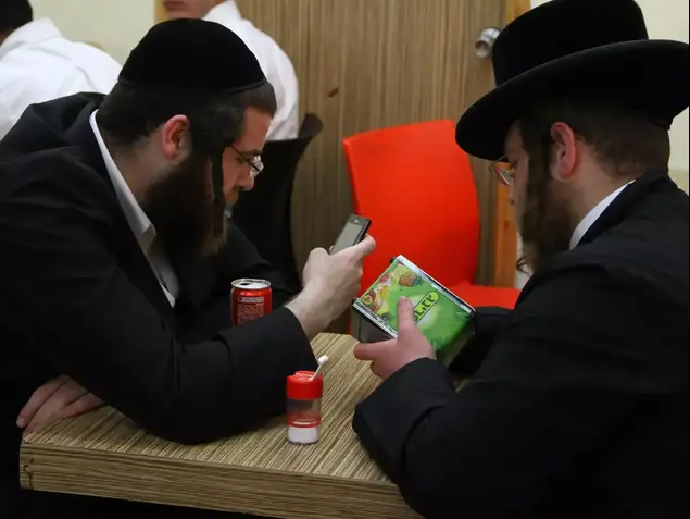 צ'ולנט בחמישי בלילה (מערכת וואלה! NEWS , בועז בן ארי - חרדים 10)