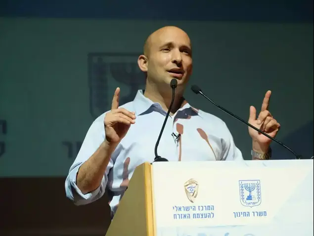 יו"ר הבית היהודי נפתלי בנט בכנס ראשי המפלגות באוניברסיטת תל אביב. פברואר 2015 (יותם רונן)