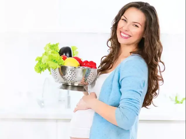 אישה בהריון טבעונית (ShutterStock)