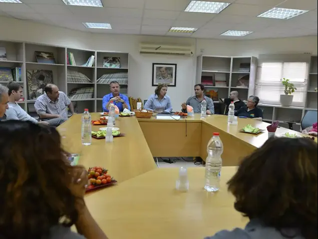 ציפי לבני במפגש תושבים בקטורה (יח"צ , לואיז גרין)