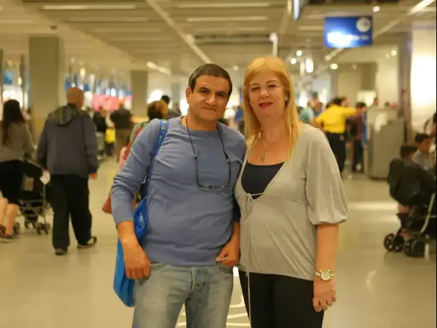 אזרחים מבלים ביום הבחירות באיקאה, בתמונה – אורנה ומוטי\ 17 במרץ 2015 (דרור עינב)