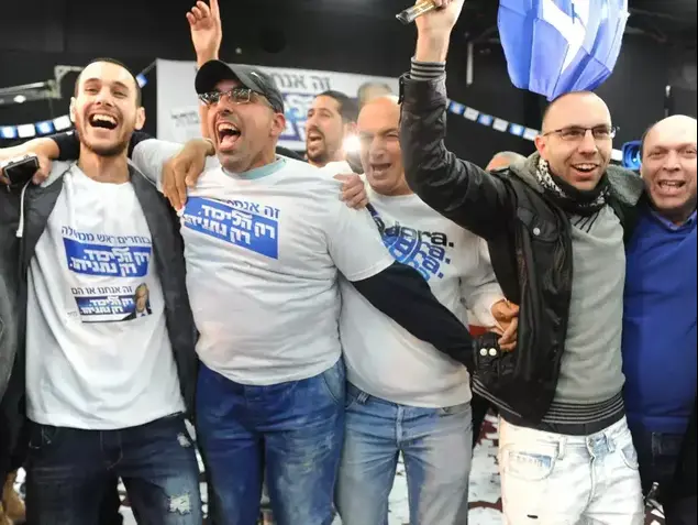 מטה הליכוד לאחר תוצאות המדגם, תל אביב, מרץ 2015 (ראובן קסטרו)