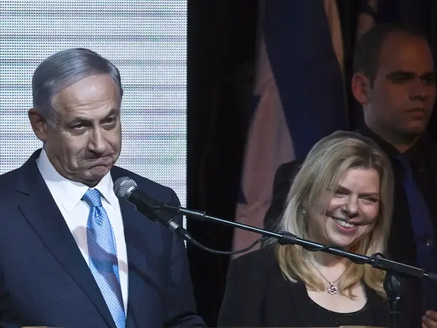 ראש הממשלה בנימין נתניהו ותומכי הליכוד בגני התערוכה בהכרזה על התוצאות, 17 במרץ 2015 (רויטרס)