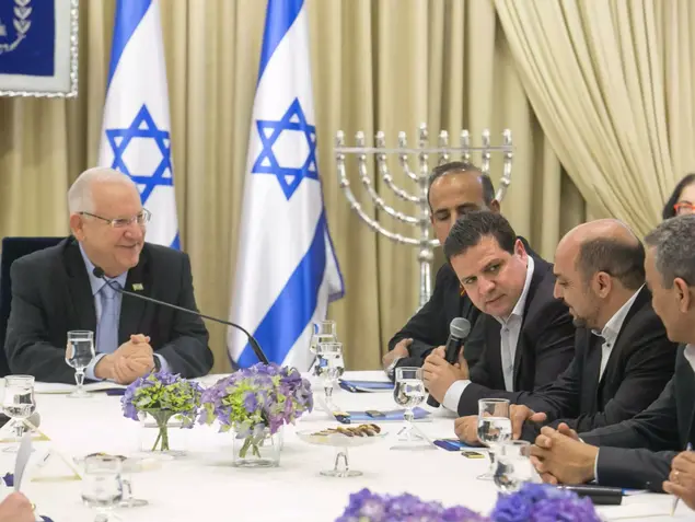 נשיא המדינה ראובן ריבלין נפגש עם סיעת הרשימה המשותפת, מרץ 2015 (נועם מושקוביץ)