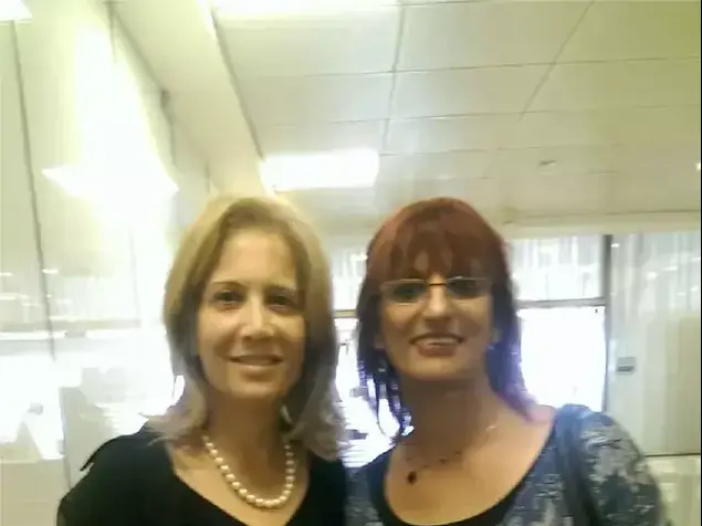 לימור כהן, אמו של נתן כהן ז"ל שנהרג בצוק איתן עם עליזה לביא. יולי 2015 (מערכת וואלה! NEWS , דוברות)