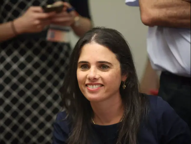 שרת המשפטים איילת שקד, ישיבת סיעת הבית היהודי, הכנסת, 20 ביולי 2015 (נועם מושקוביץ)