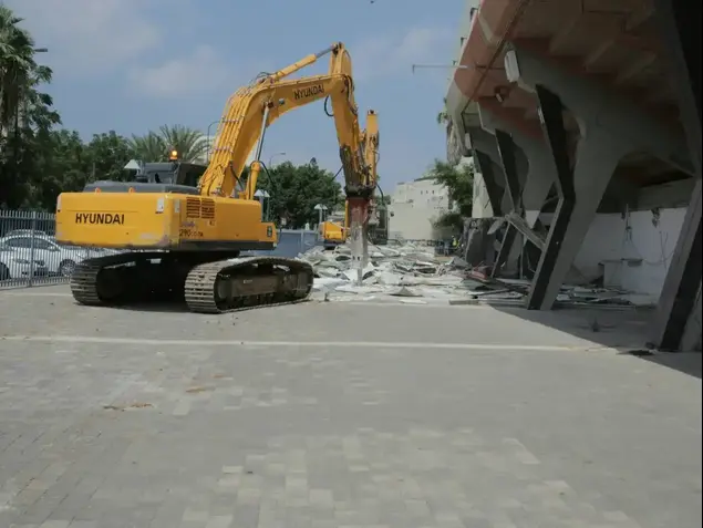 הריסת אצטדיון בלומפילד (יותם רונן)