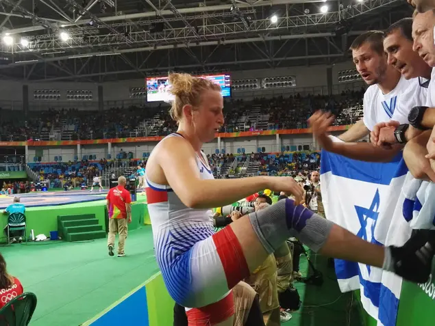 אילנה קרטיש מתאבקת ישראלית לאחר שהפסידה, ריו 2016 (פז חסדאי)